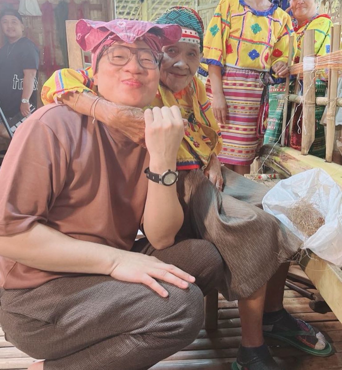 Avel Bacudio with Apo Rita Agon, the oldest authentic weaver of the Bagobo Klata Tribe.